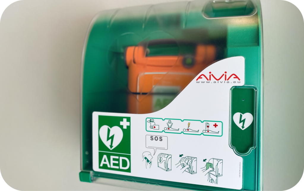 AED Automatický externý defibrilátor.