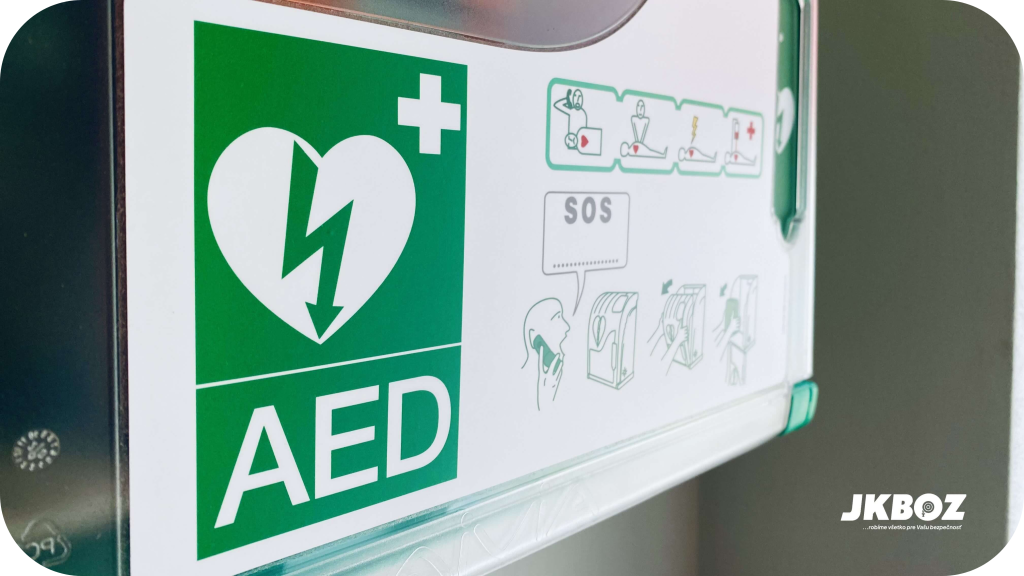 AED - automatický elektronický defibrilátor. 
